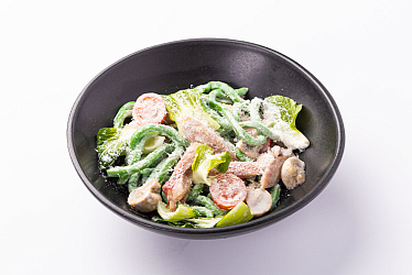 Вок с копчёной курицей и лапшой удон