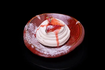 Павлова с клубникой