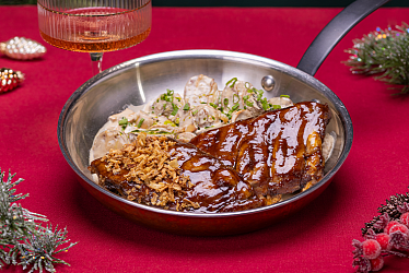 Свиные рёбра с картофелем и грибами