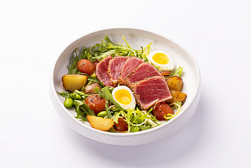 Салат с тунцом гриль