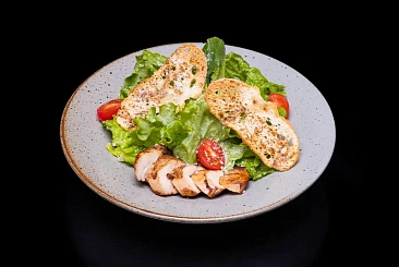 Салат Цезарь с курицей