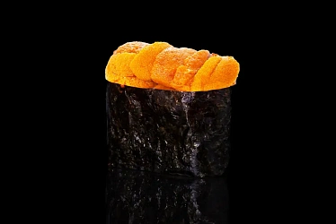 Суши с икрой морского ежа 1шт.