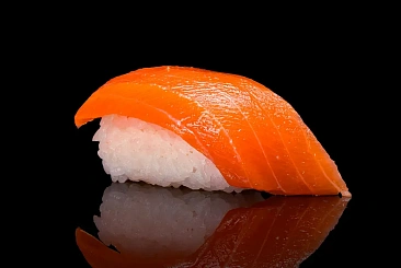 Суши с лососем 1шт.