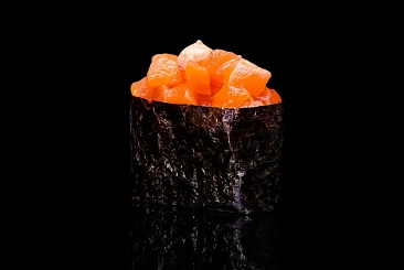 Спайси суши лосось 1шт.