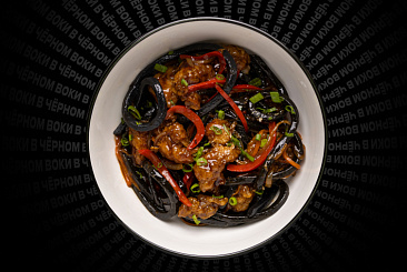 Вок с   курицей и лапшой удон Black