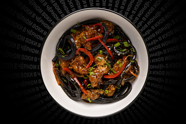 Вок с   курицей и лапшой удон Black