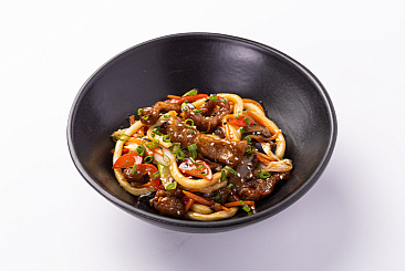 Вок со свининой и лапшой удон