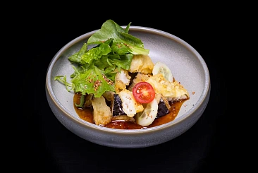 Салат с хрустящим минтаем